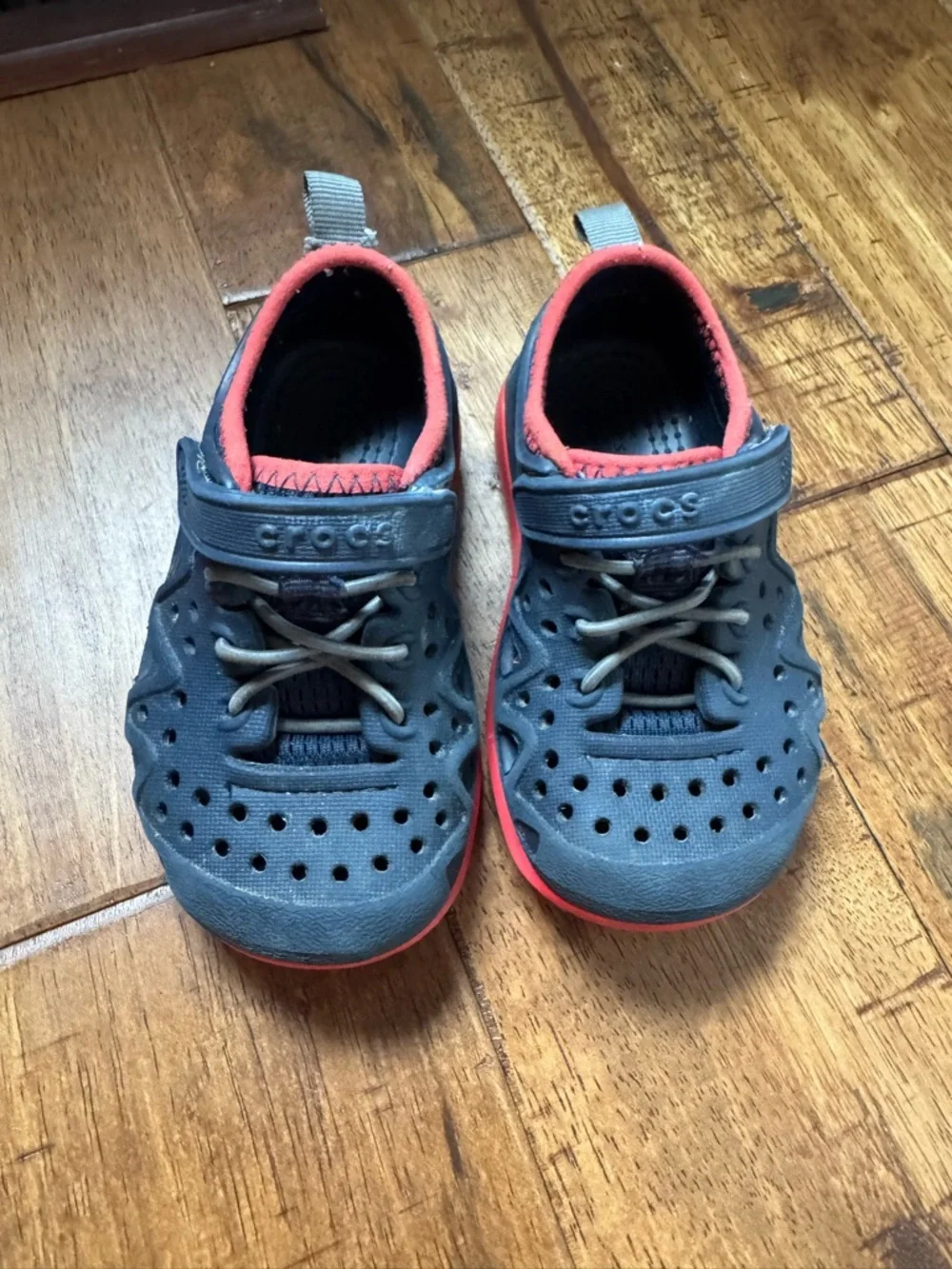 Crocs Kids' Lightweight Navy and Red Water Shoes size 7